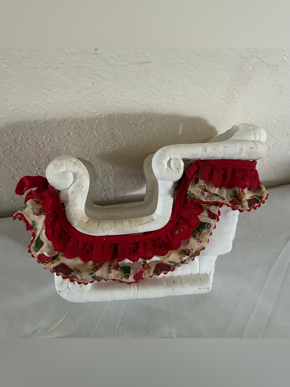 Vtg 1985 Kimple Mold Ceramic Christmas Sleigh Planter Worn Fabric Trim Rustic As